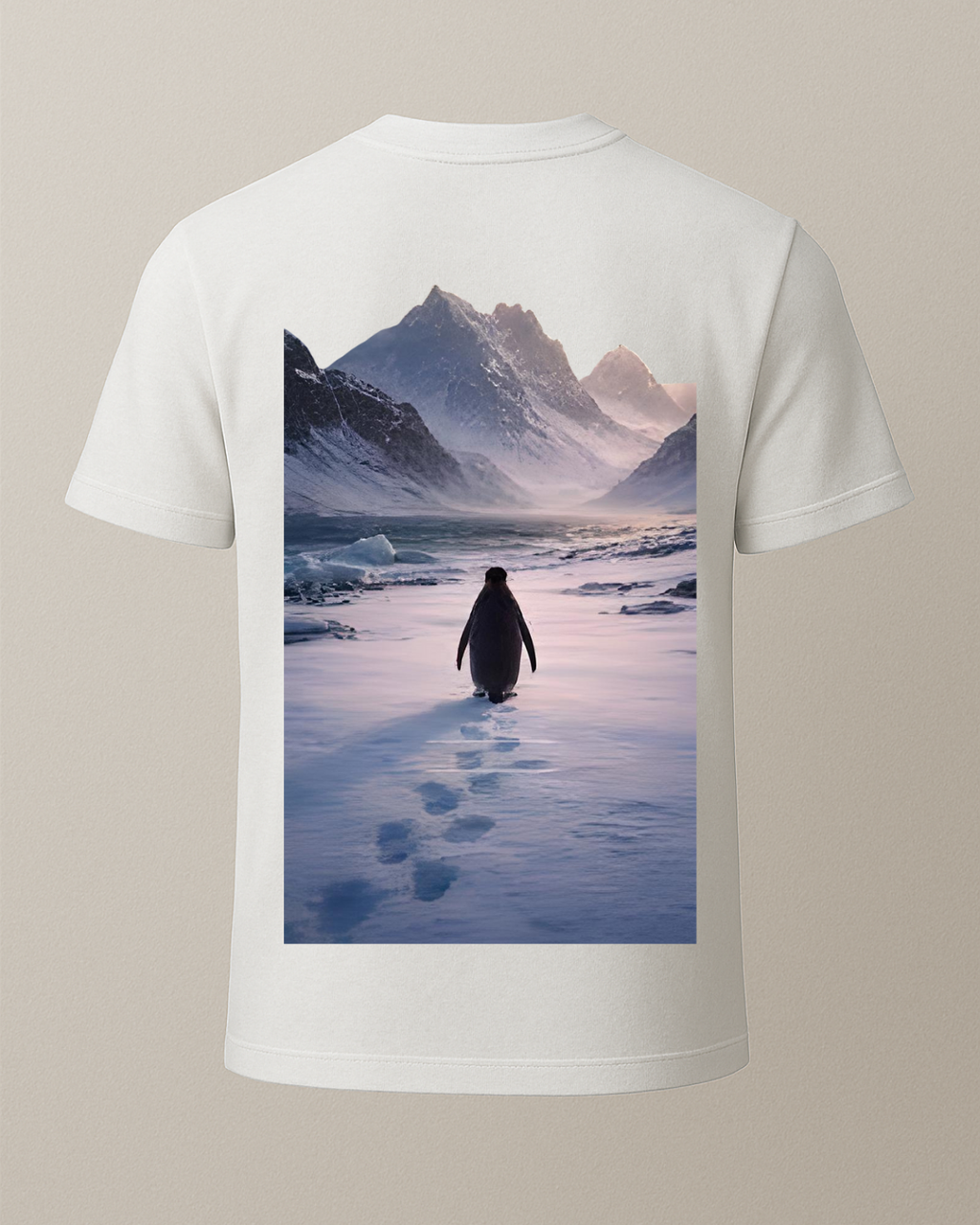 Nihilist Penguen Baskılı Tişört