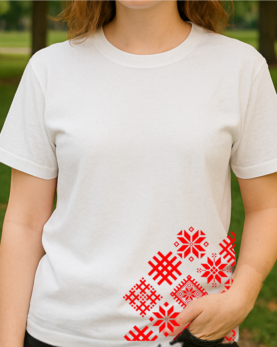 Kırmızı Etnik Motifler Baskılı T-Shirt