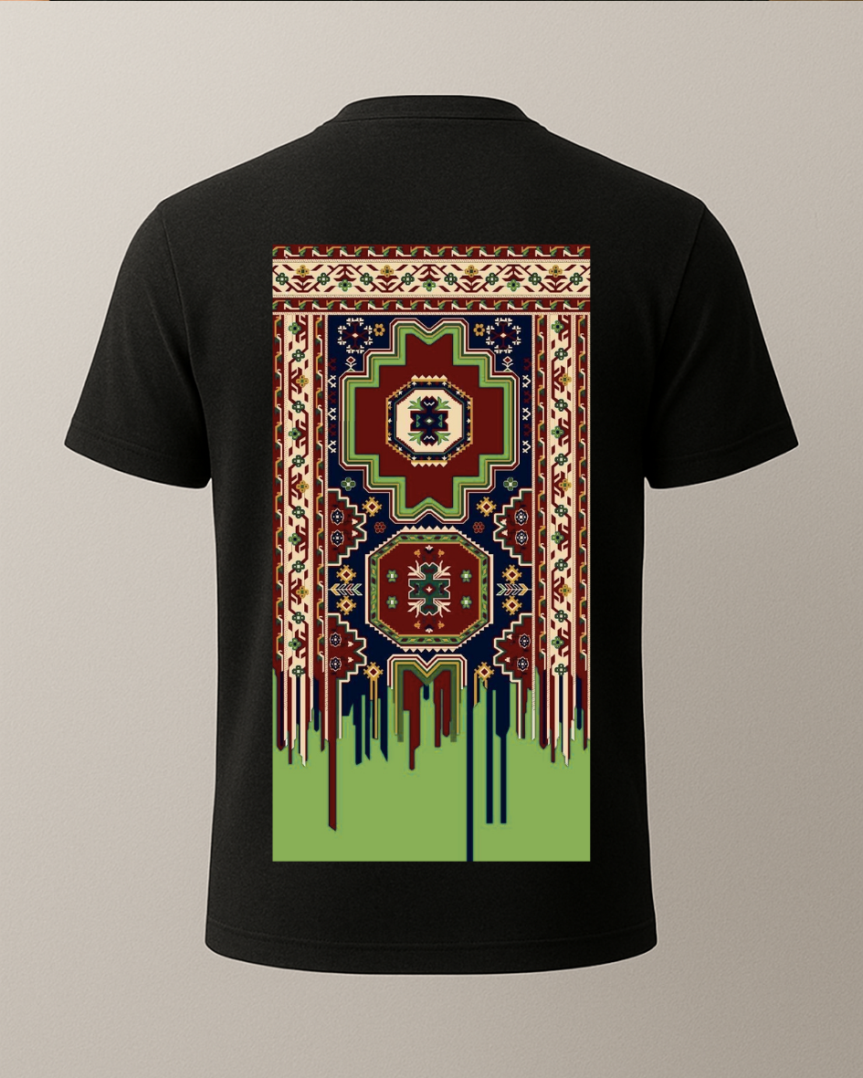 Etnik Halı Baskılı Tişört