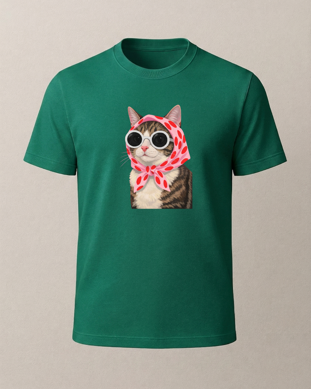 Pembe Başörtülü Gözlüklü Tekir Kedi Baskılı T-Shirt