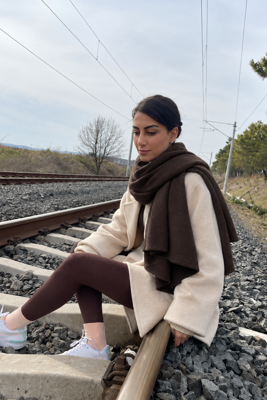Kadın Kışlık Yumuşak Dokulu Kalın Şal ve Atkı – Düz Renkli, Ekose Desenli, Püsküllü ve Püskülsüz Modeller