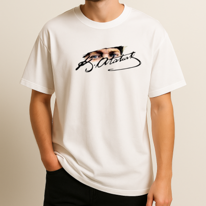 K. Atatürk İmzası ve Gözleri Baskıılı T-Shirt